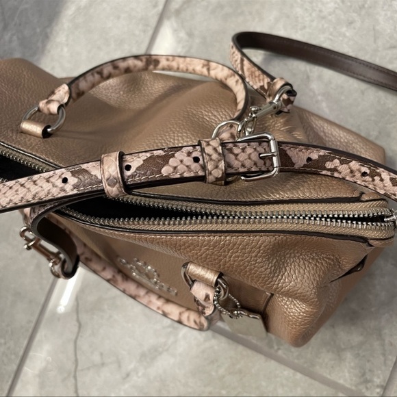 Coach purse - Picture 4 of 5